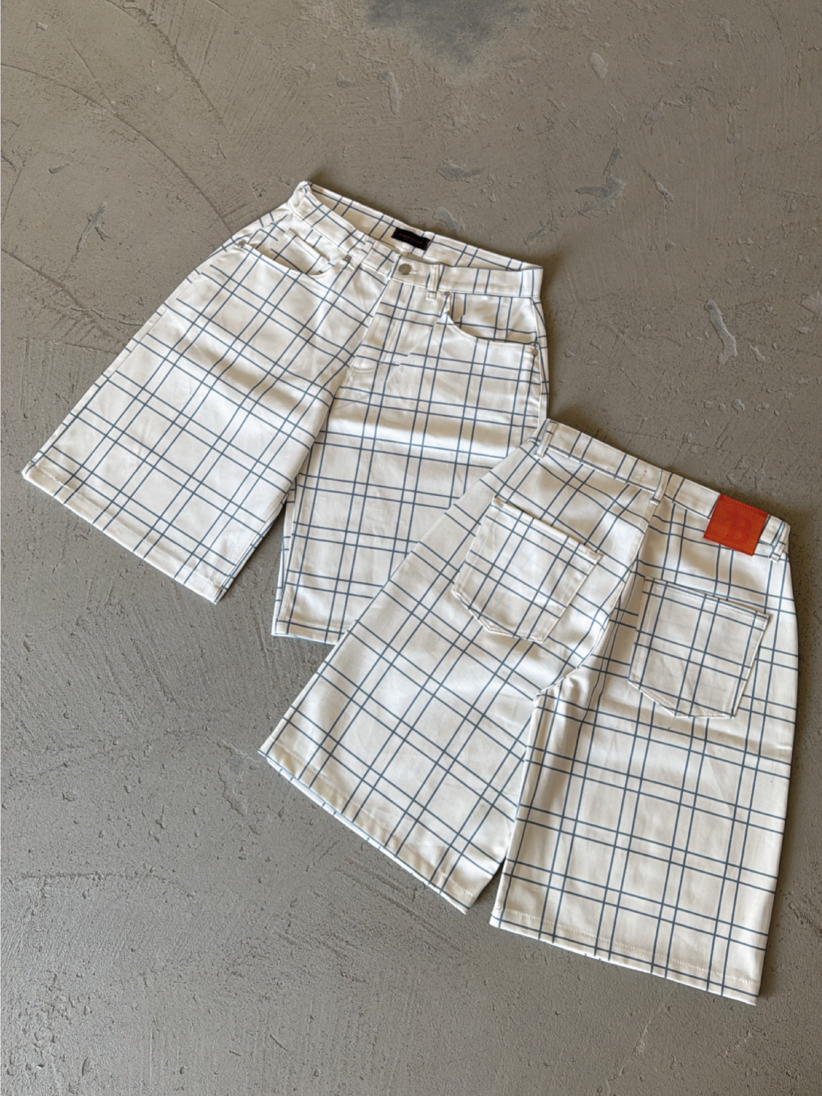 Short Gridline White