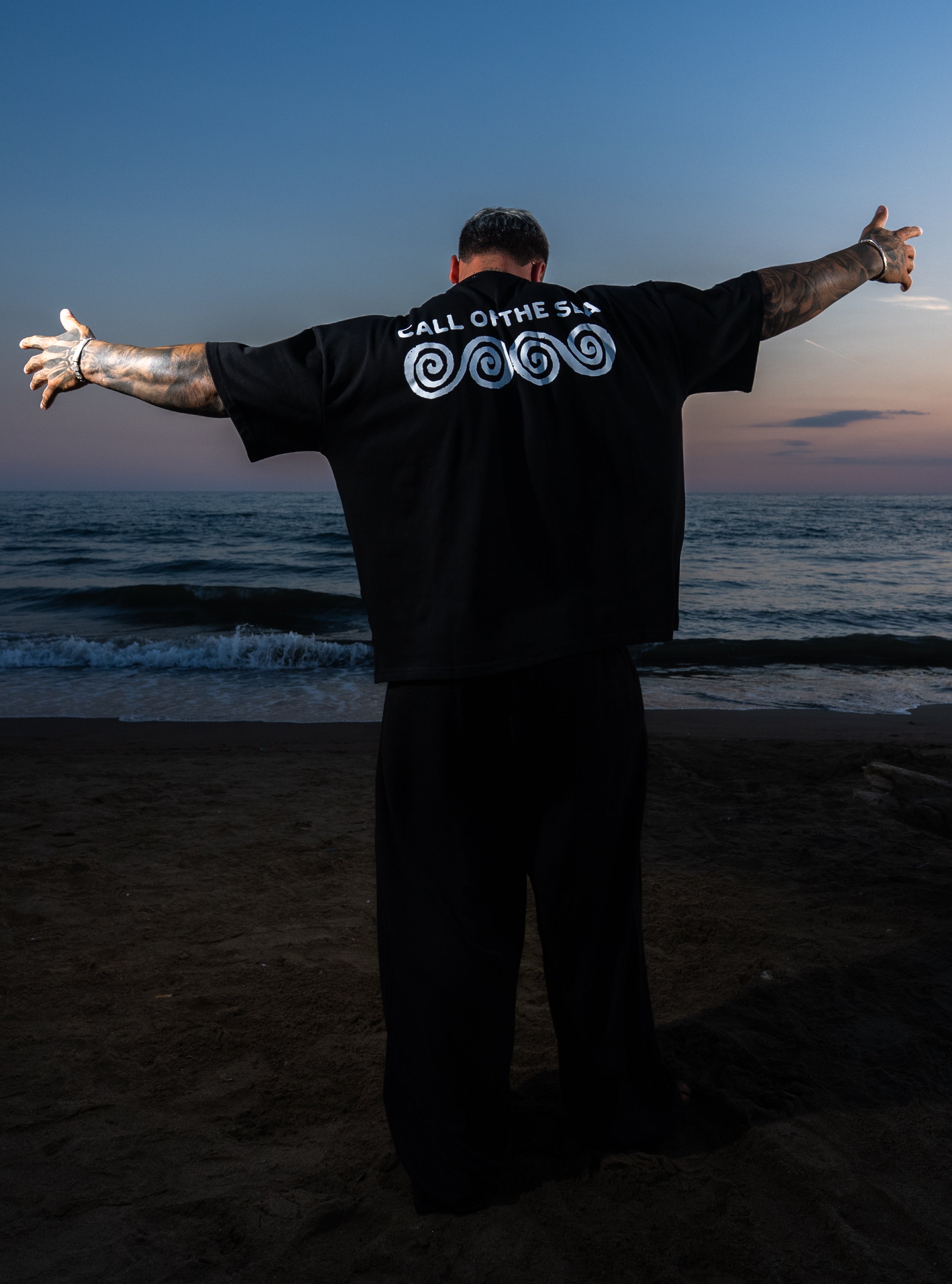 Tee Sea Black
