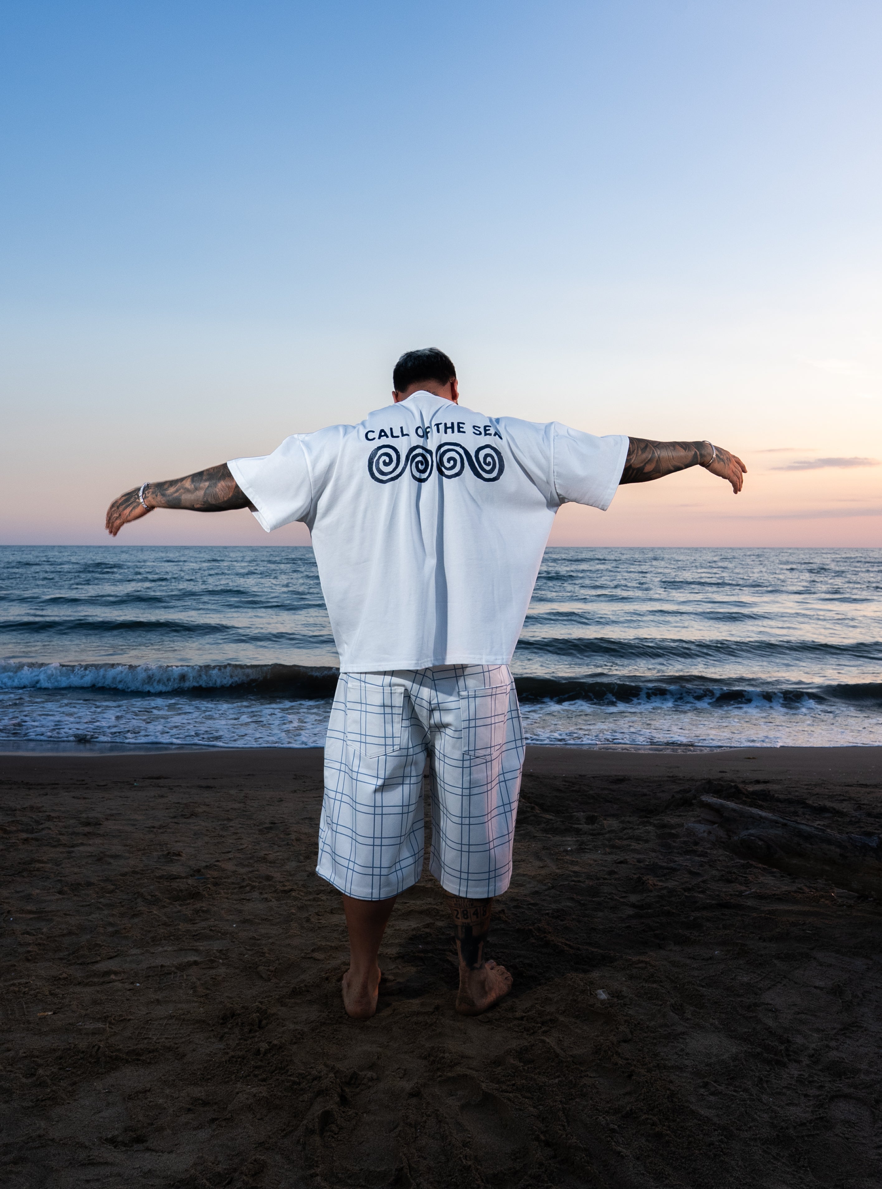 Short Gridline White