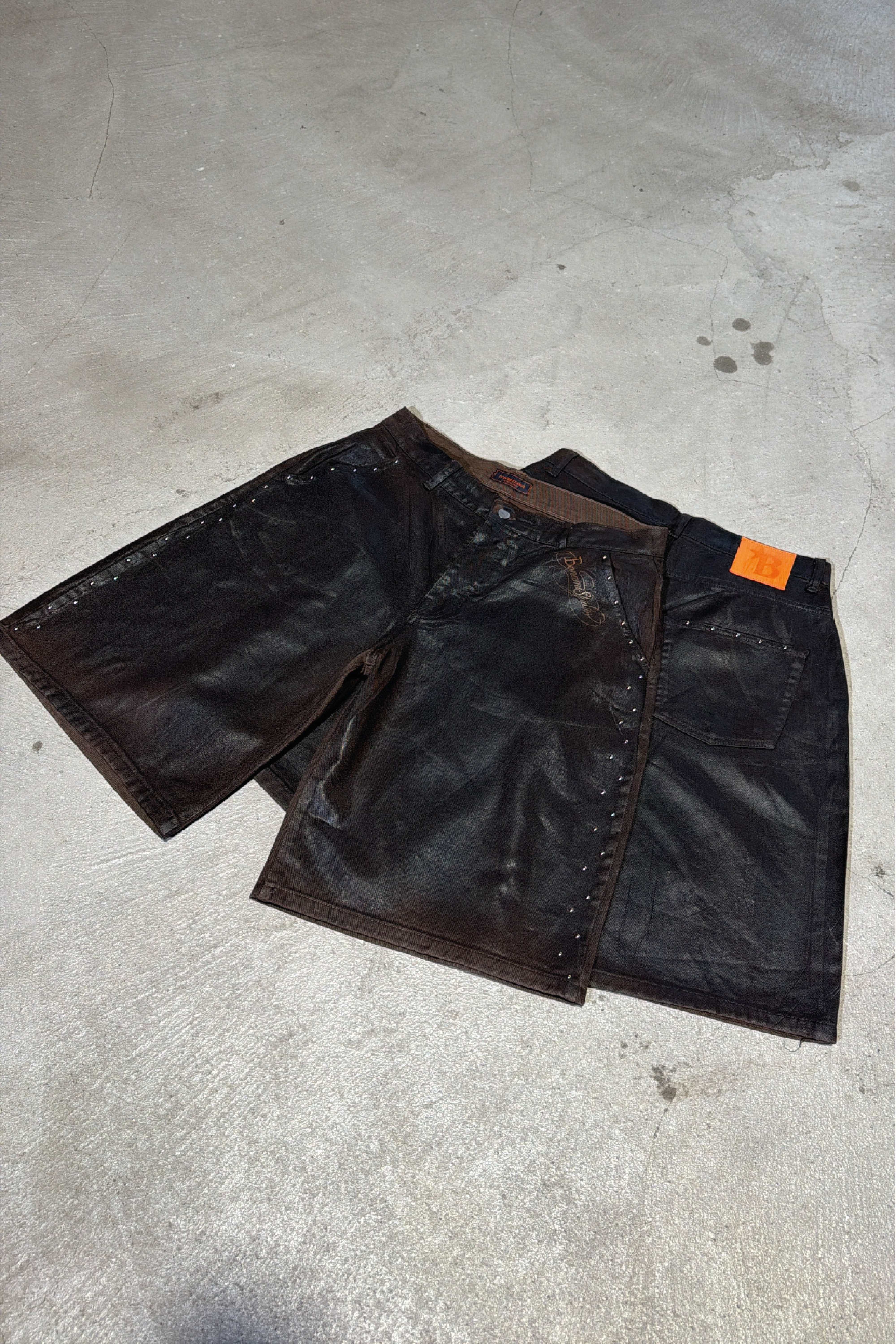 Short Studded
