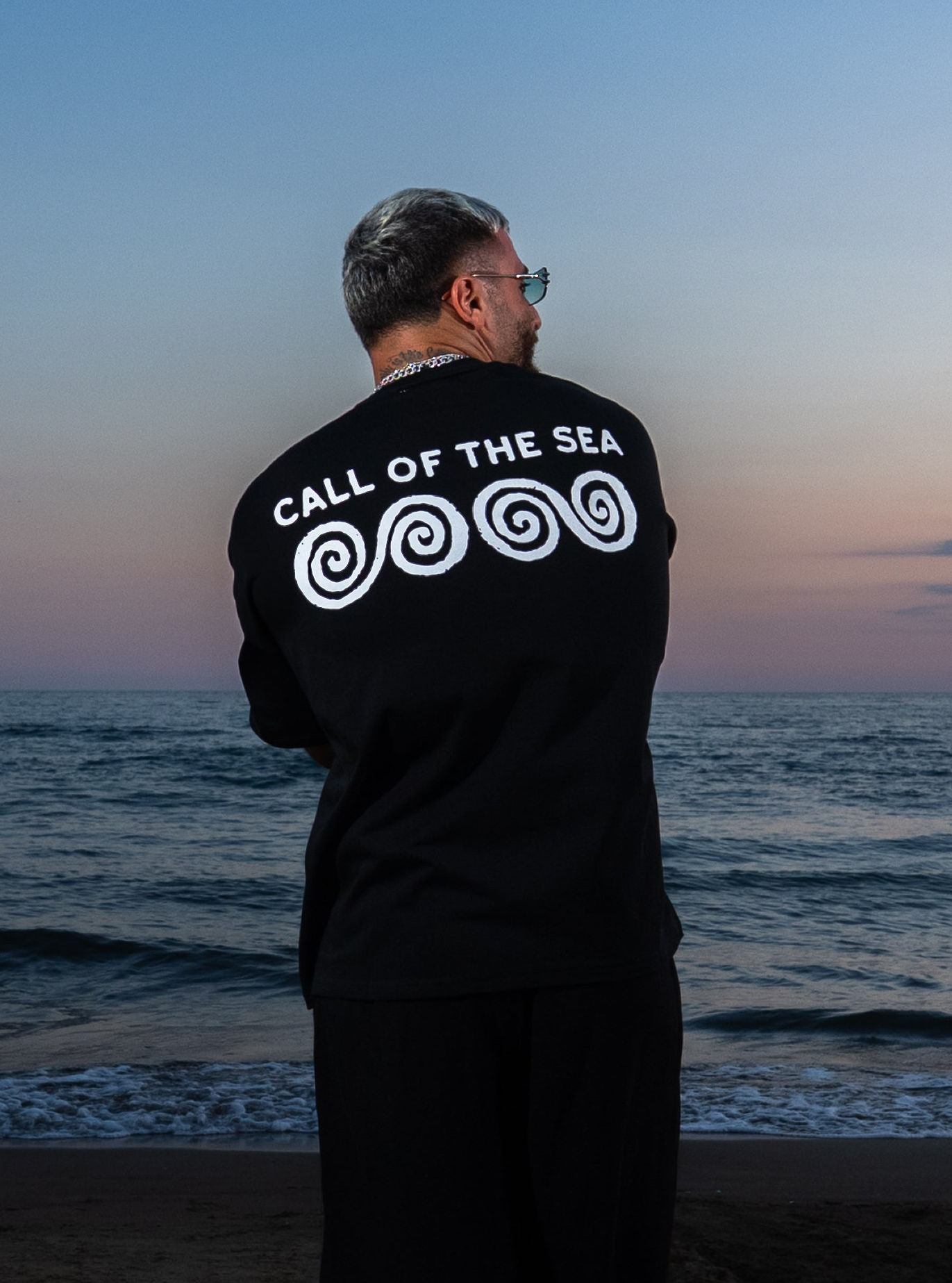 Tee Sea Black